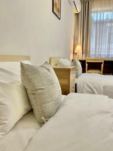 Top Location Apartment With 2bath & Parking For 6 Guests