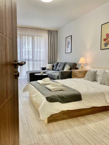 Top Location Apartment With 2bath & Parking For 6 Guests
