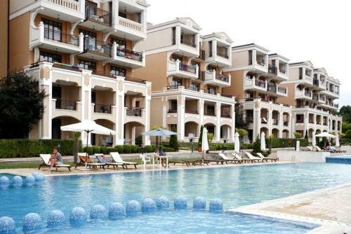 Private Apartment In Green Life Beach Resort
