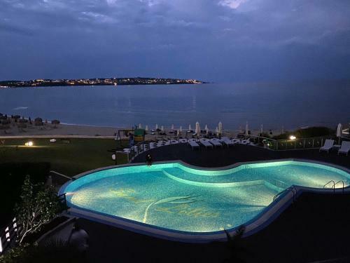 Sand Lilies Beach Apartment