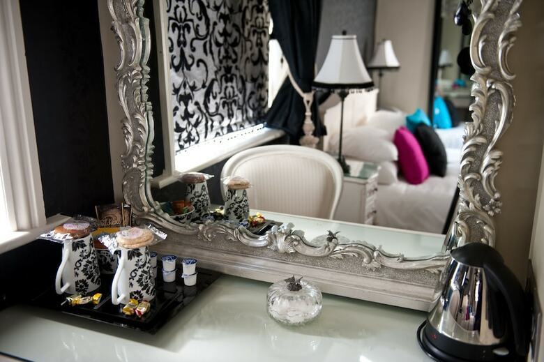 Hostal The Grafton Boutique B&B