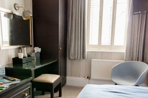 Ascot House Hotel