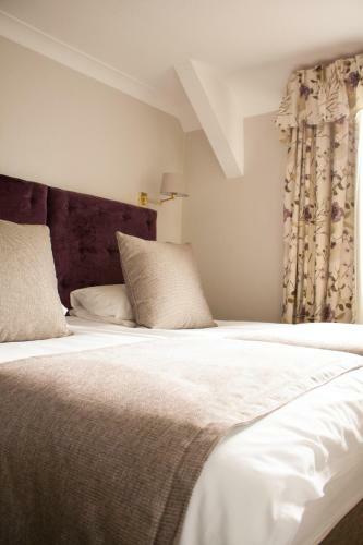 Ascot House Hotel