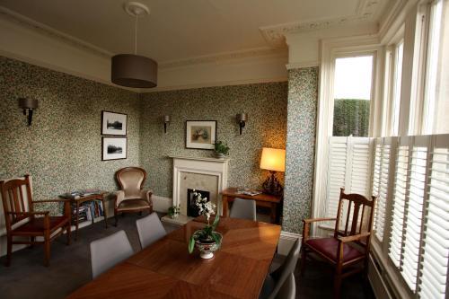 Ascot House Hotel