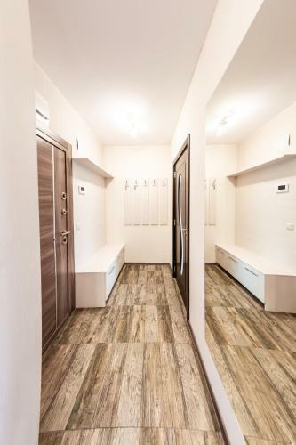 Bright 1bdr Apartment With A Balcony