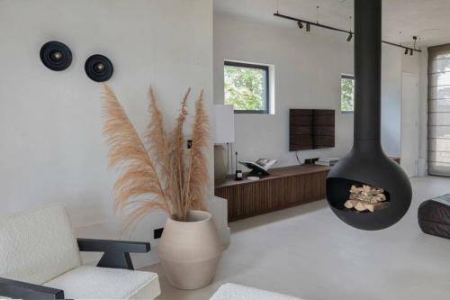Luxe Design Villa Met Vrij Uitzicht Over Het Meer.