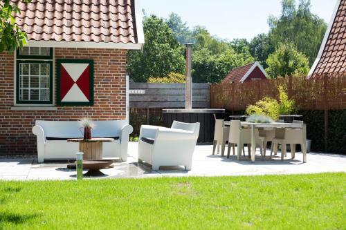 de Koolmees With Hot Tub & Sauna
