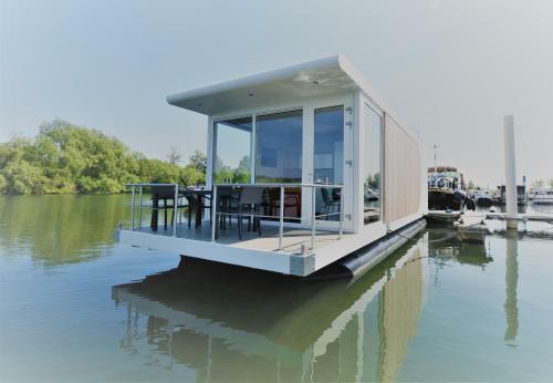 Houseboat Martinique