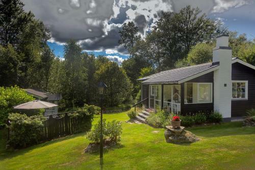 Very Nice Cottage By The Lake. Lursj�n!