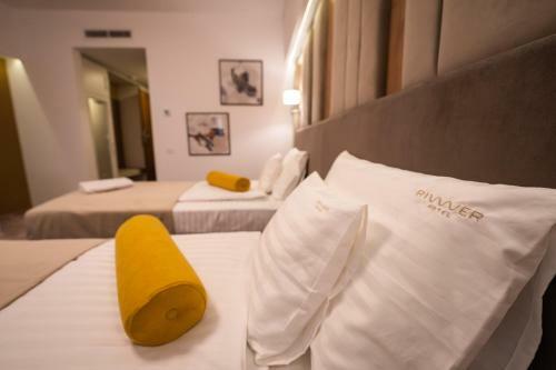 Hotel River