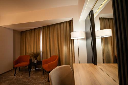 Hotel River