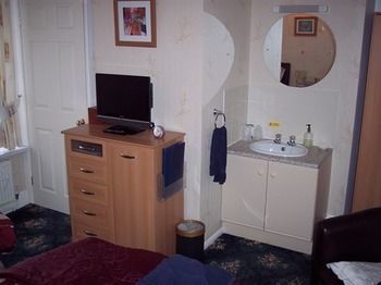 Hostal The Marina Guest House