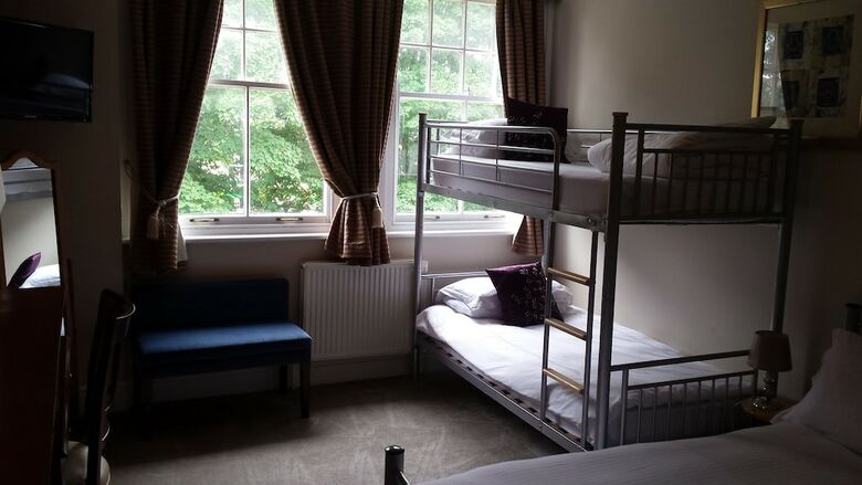 Hostal Shearwater