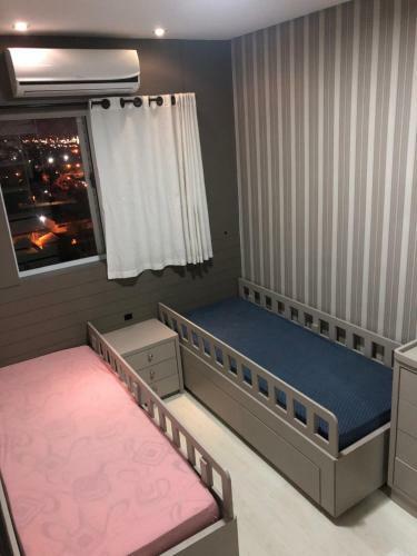 Apartamento Em Andar Alto, �rea Central de Crici�ma