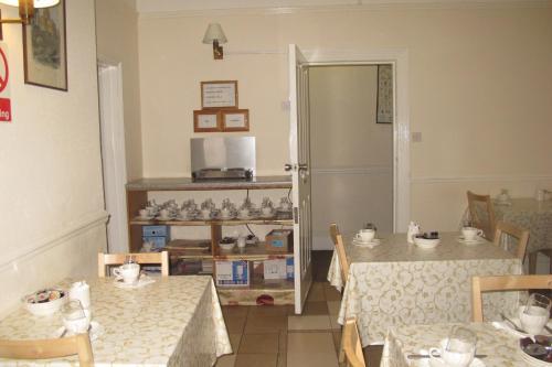 Hostal Chiswick Court Hotel - B&B