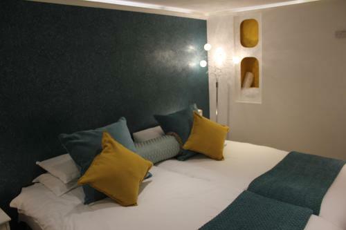 Regency House Apartments