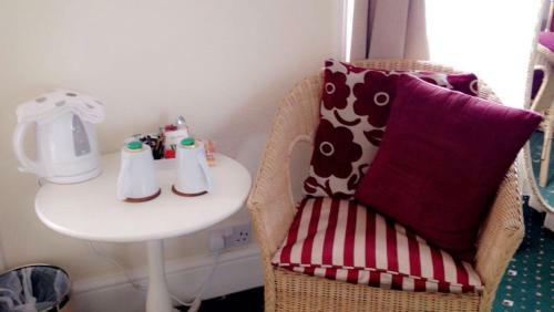Hostal The Bay Guest House