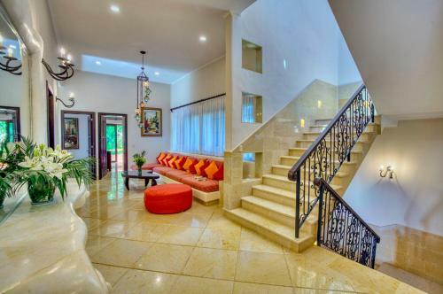Beachfront Cenote Villa- Breakfast-cooks Included!