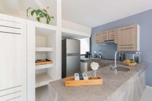 Apartamento Luxurious Condo Surrounded By Nature Private Balcony Shared Pool With Sundeck