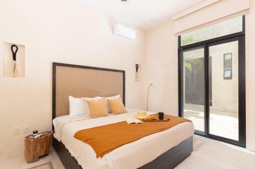Unique And Exclusive 2 Apartments In 1 Awesome Complex Pool And Amenities