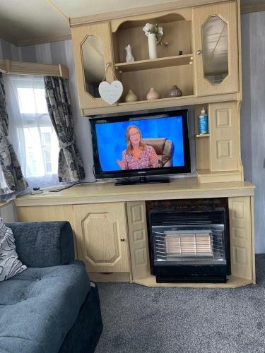 Colemans Caravans Golden Anchor Caravan Park V9