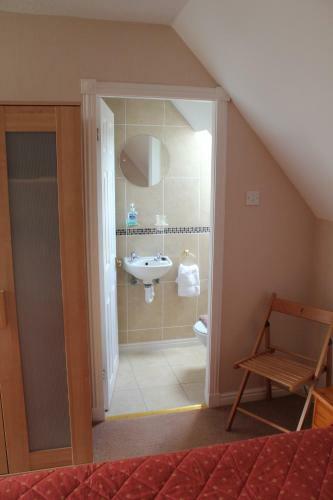 Hostal Marchfield Guest House