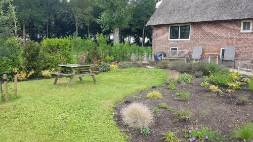 Magnificent Farmhouse In Central Holland 4a 2c