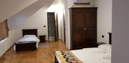 Hostal Casa Fratii M�t