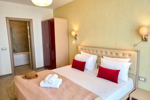 Beachfront Sea View Apartment Alezzi Spa Pools Beach Resort