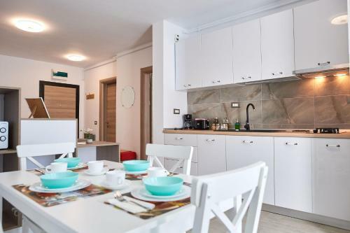 Rise And Shine Apartments Spa N Pool Alezzi Beach Resort