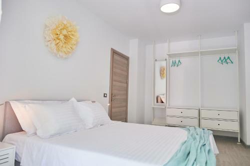 Sunny Side Apartments In Complexul Alezzi Beach