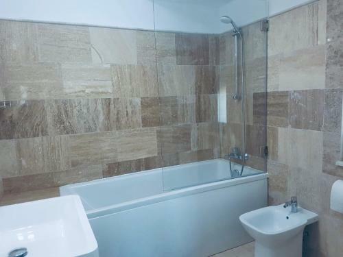 Apartamento Wave 2 Mamaia Prima Linie Vedere La Mare 120mp