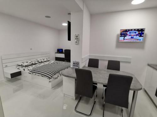Casuta Cu Tei-lime House