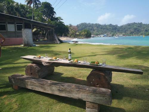 Bed & Breakfast Cafe Del Mar Sapzurro