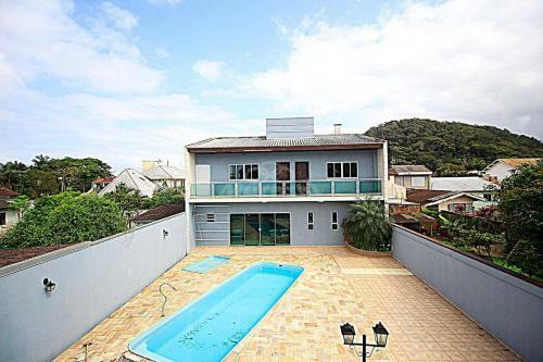 Casa Com Piscina, Churrasqueira E Oito Su�tes