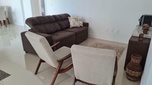 Apartamento Apto Pr�ximo A Praia de Meia Praia