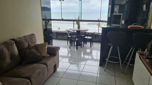 Apartamento Frente Mar Meia Praia