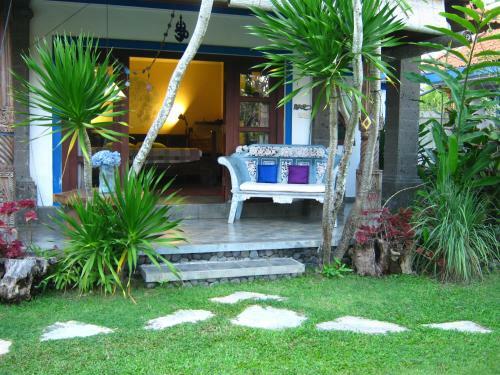 Villa Shantitara Bungalows