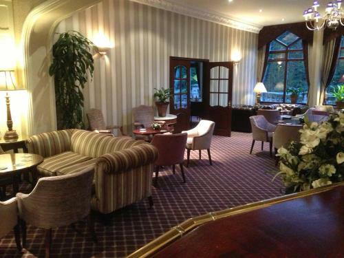 Oakwood Hall Hotel