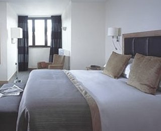 Hotel The Oxford Belfry - Qhotels