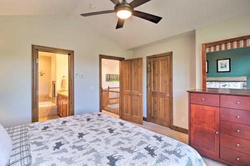 Updated Family Getaway With Hot Tub And Ski Shuttle!