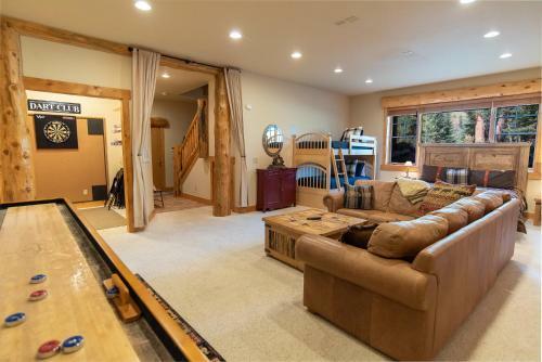 Climbing Bear Lodge Townhome Great Setting Hot Tub