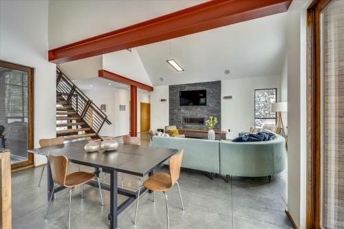 Modern Alpine Escape Home