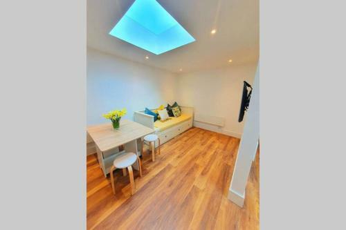 Apartamento Cosy Detached Studio- Walking Distance To Cwoa!