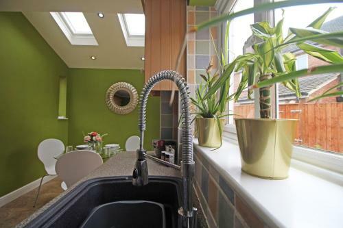Queens Road - Luxury Spacious Home In Chester