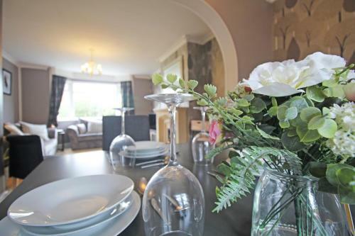 Queens Road - Luxury Spacious Home In Chester