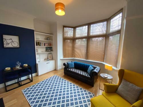 Stylish Apartment With Secure Parking Close To City
