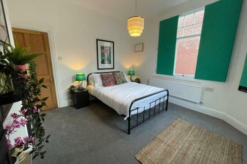 Boutique City Centre Apartment With Parking