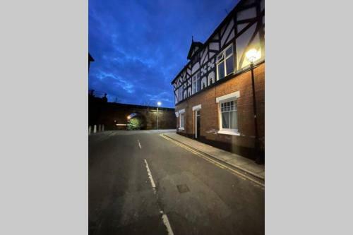 Boutique City Centre Apartment With Parking