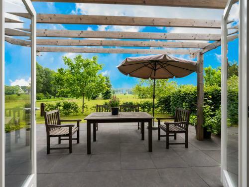 Pretty Holiday Home In Vroomshoop With Garden